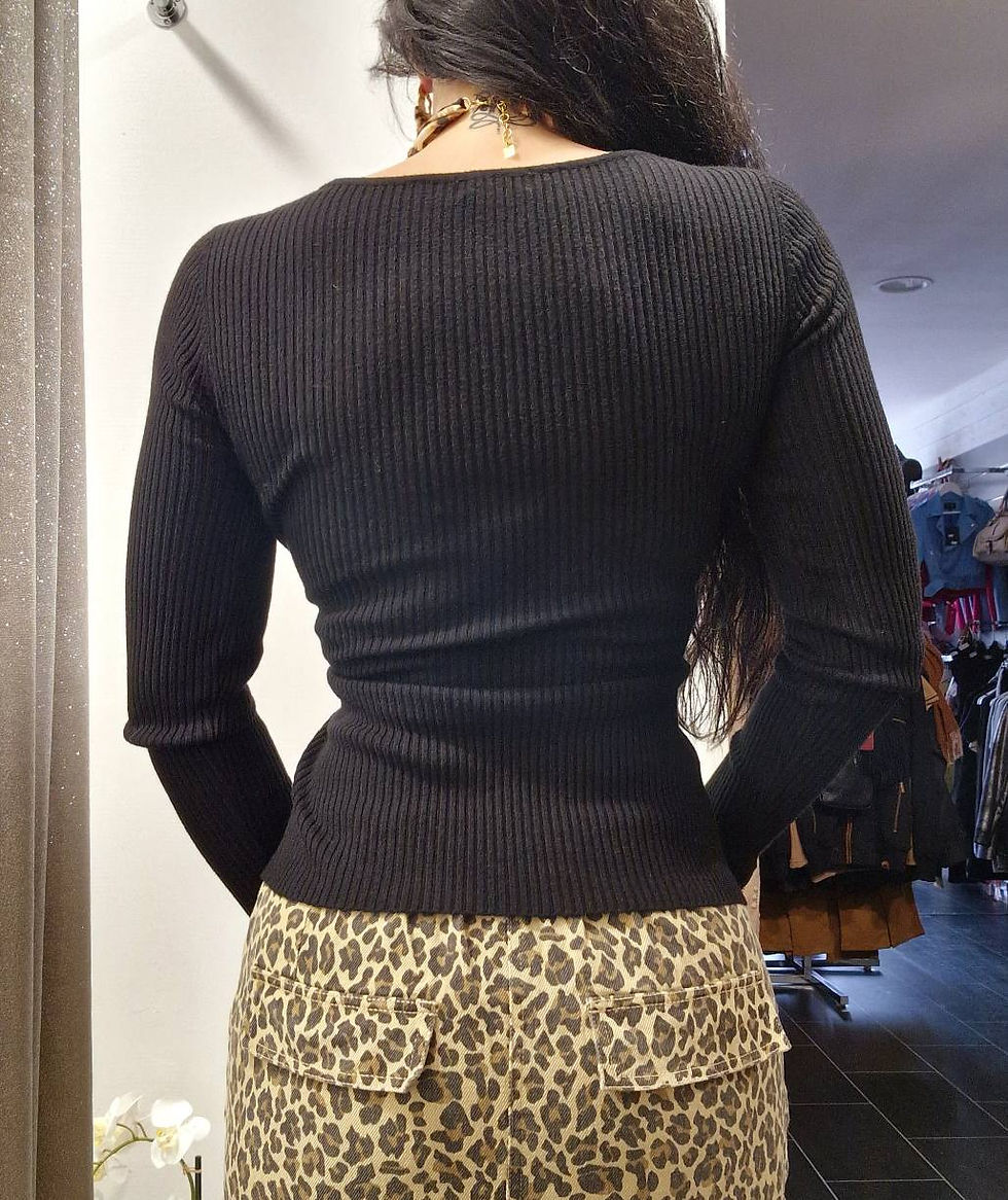 Miniature : T-shirt côtelé noir effet cache-coeur ÉNOLA