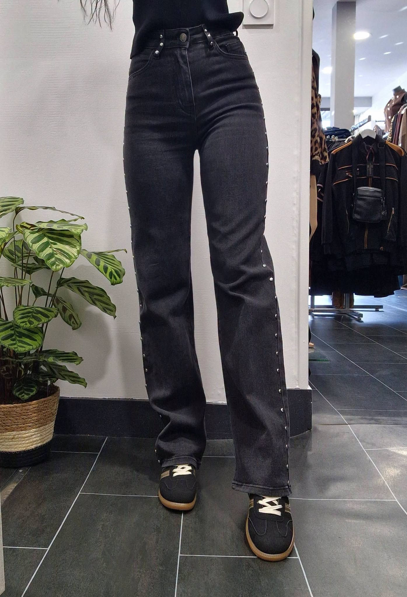 Jeans noir used wide-leg clou et étoile argent SIA