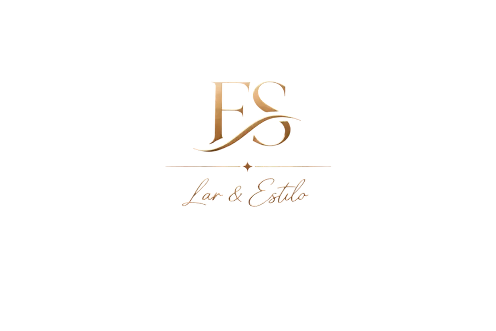 Digital graphic logo with an intertwined gold "ES" monogram and the script text "Lar & Estilo". The design is elegant and luxurious.