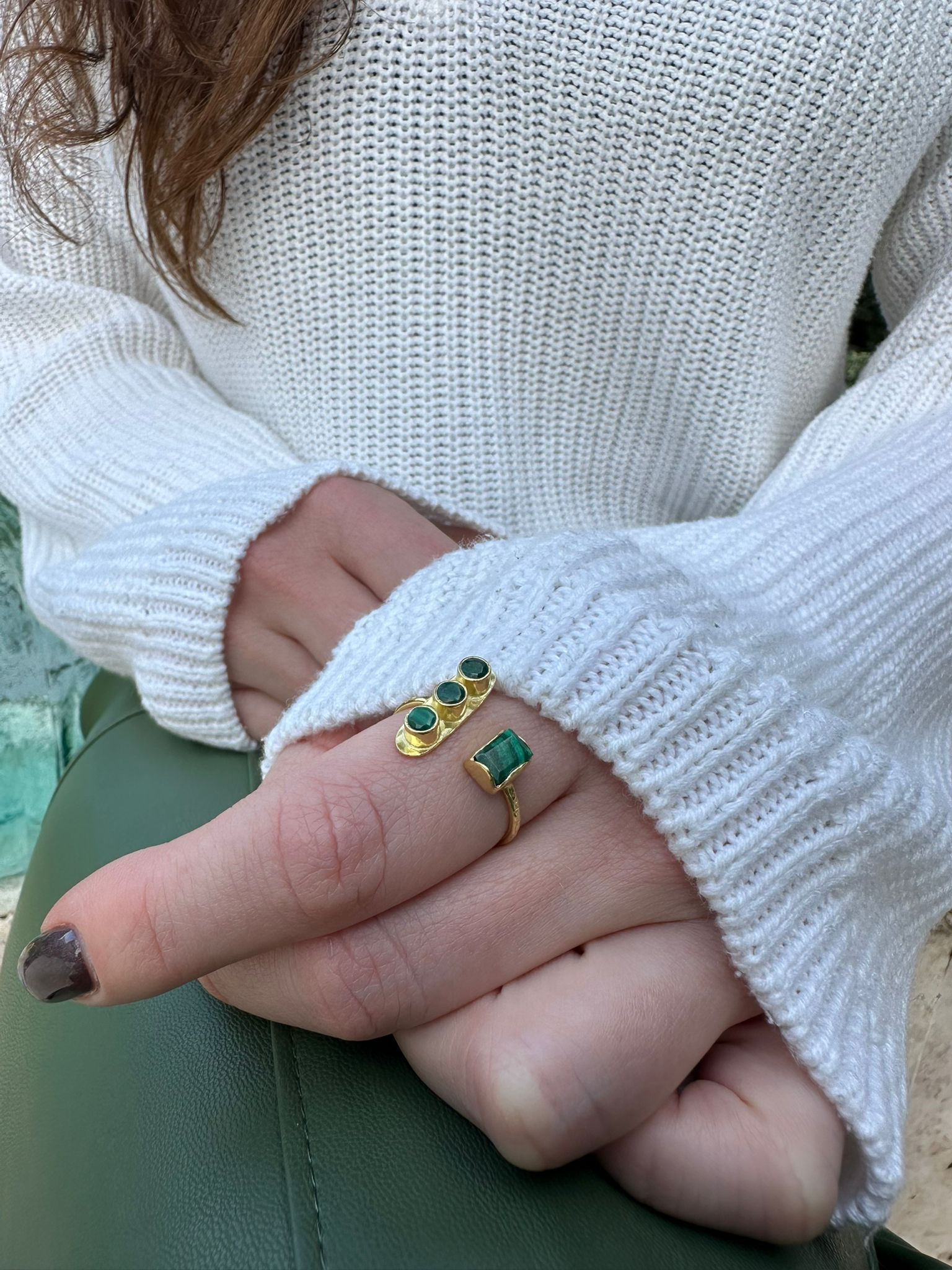 İki kol yeşil doğal taş yüzük