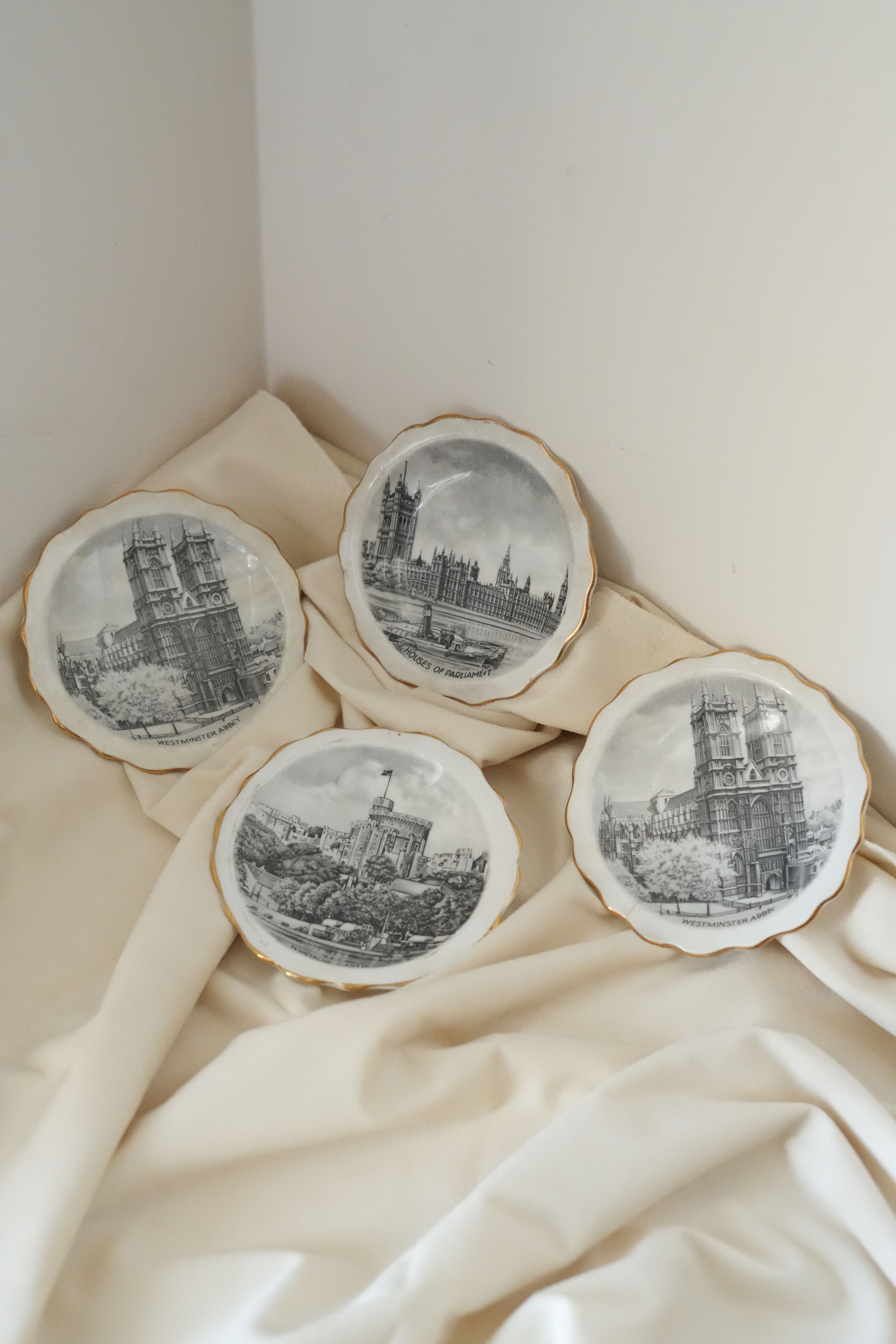 Decorative souvenir plate