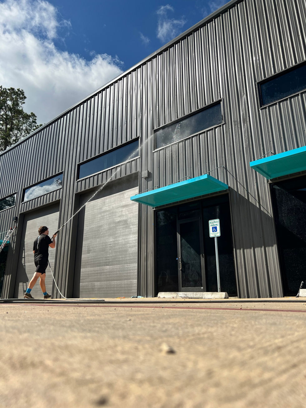Commercial Exterior soft wash in conroe