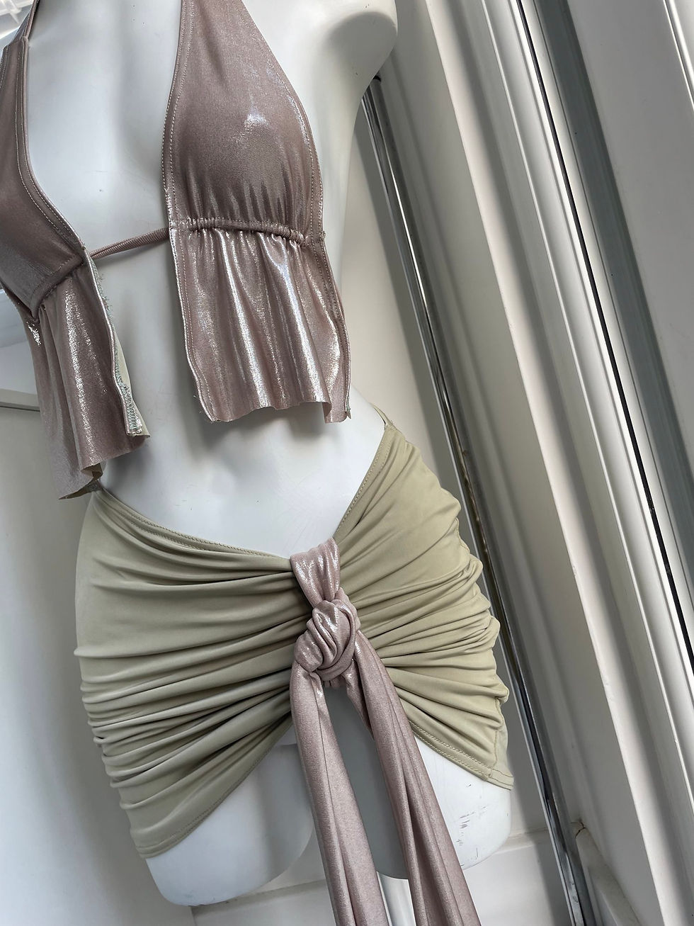 Miniature : The floaty hem halter top & Multiway tie drape skirt set