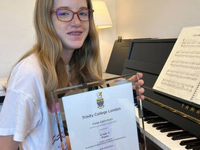 Fenja Gallschutz: Trinity College London Piano Grade 3 - Pass with Distinction