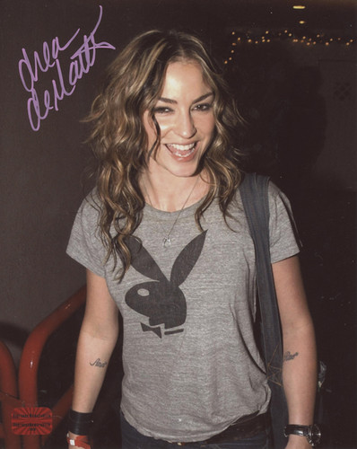 Drea De Matteo The Sopranos signed 8x10 Grey Playboy T-shirt | YSMS