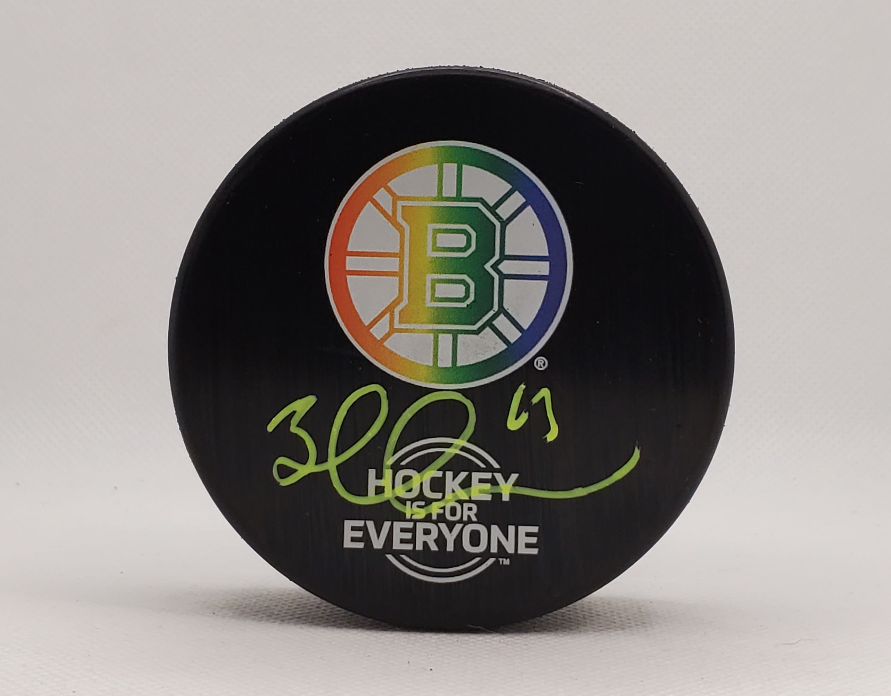 Brad Marchand Boston Bruins signed Hockey For Everyone Pride Puck