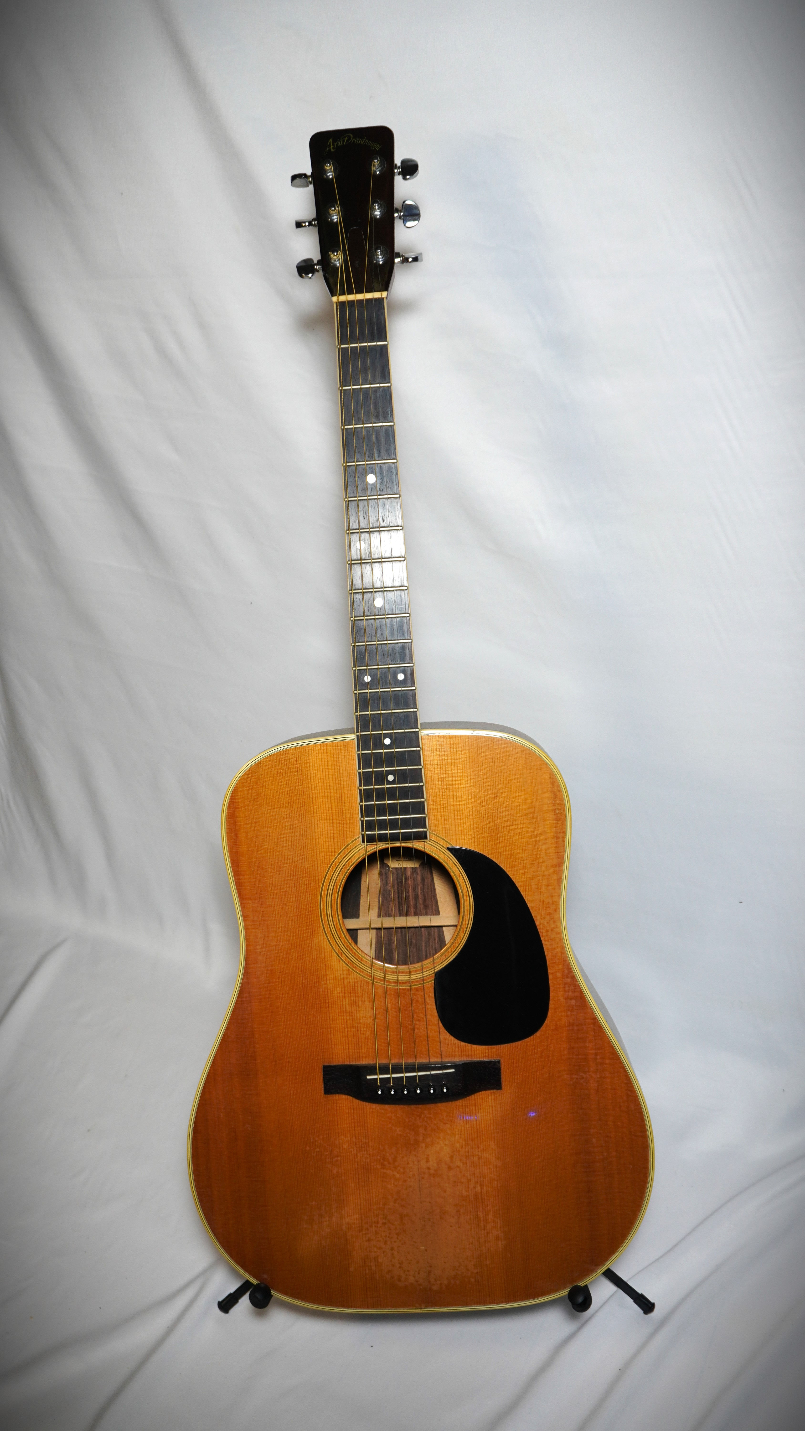 ARIA Dreadnought D-60