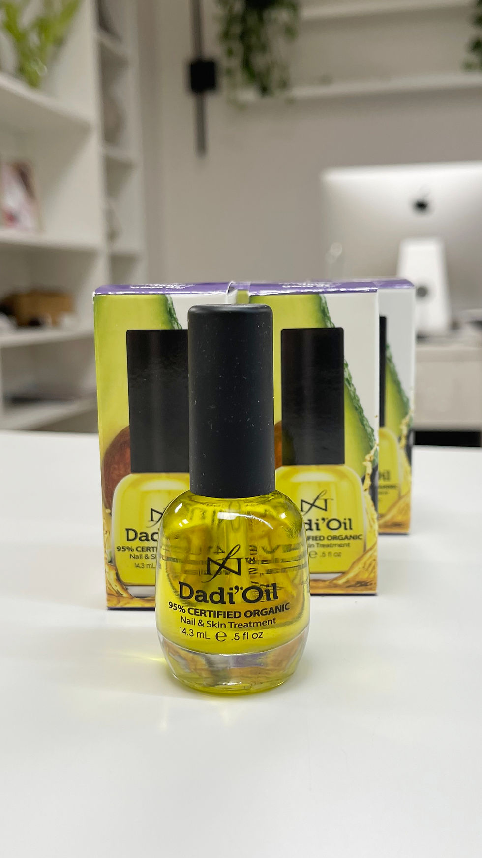Dadi' Oil is a professional nail and skin treatment  14.3ml