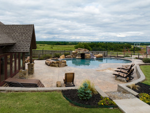 Home for sale in Lindsay, OK with shop and pool