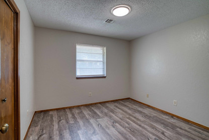 Middle Bedroom.jpeg