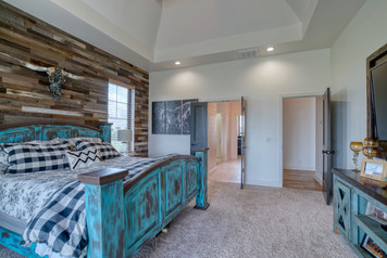 Bedroom Suite to Bath.jpeg