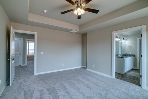 Bedroom Suite to Bath.jpeg