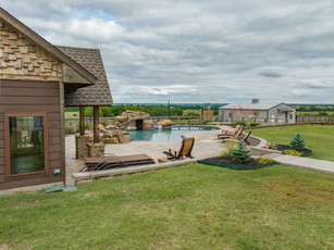Home for sale in Lindsay, OK with shop and pool