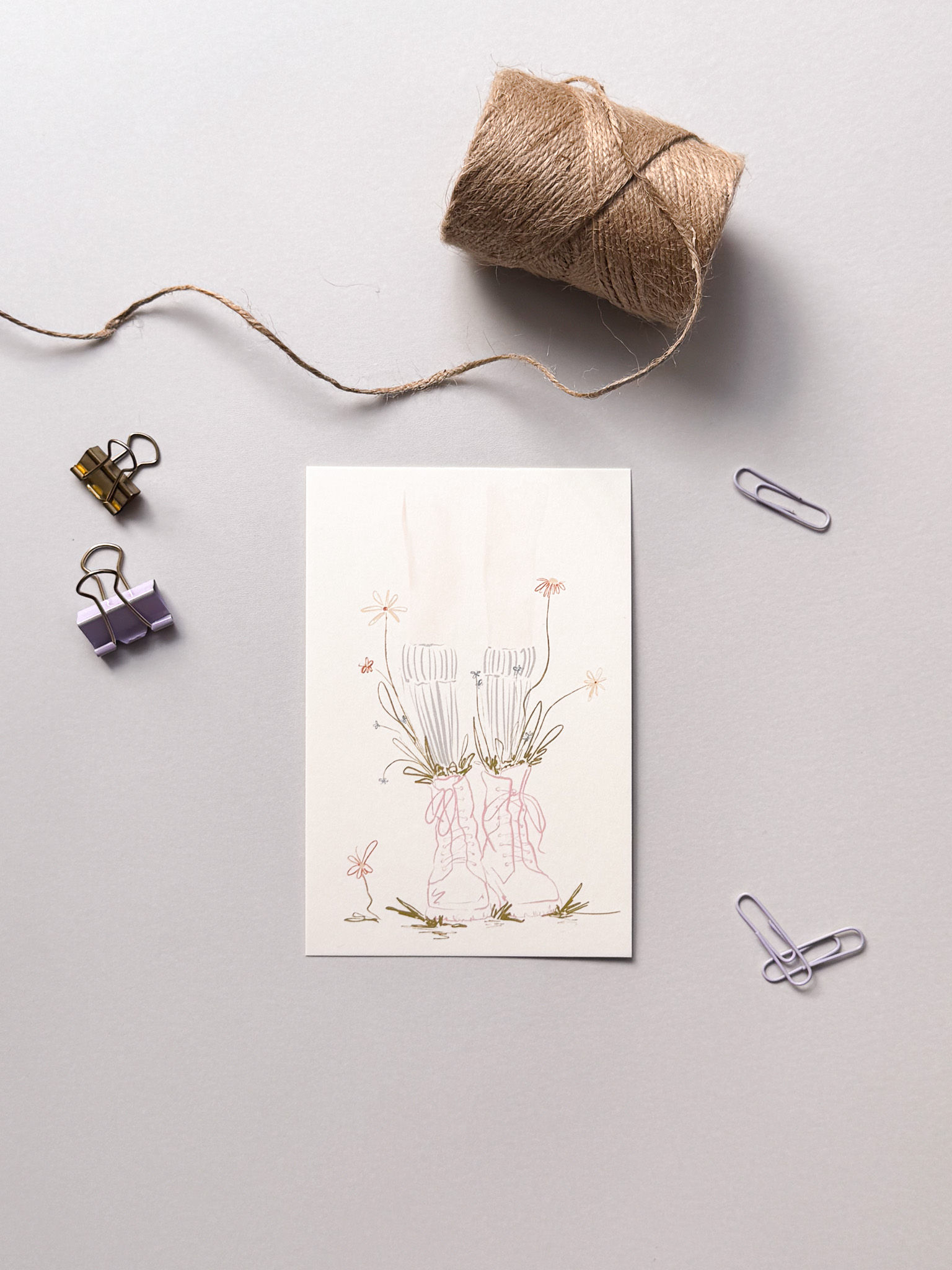 Postkarte - Stiefel mit Wachsenden Blumen Minimal Illustrationmit bedeutung