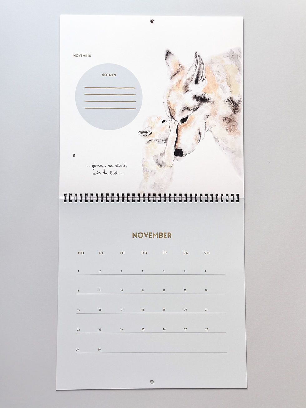 Thumbnail: Wandkalender mit handgemalten Aquarellillustrationen
