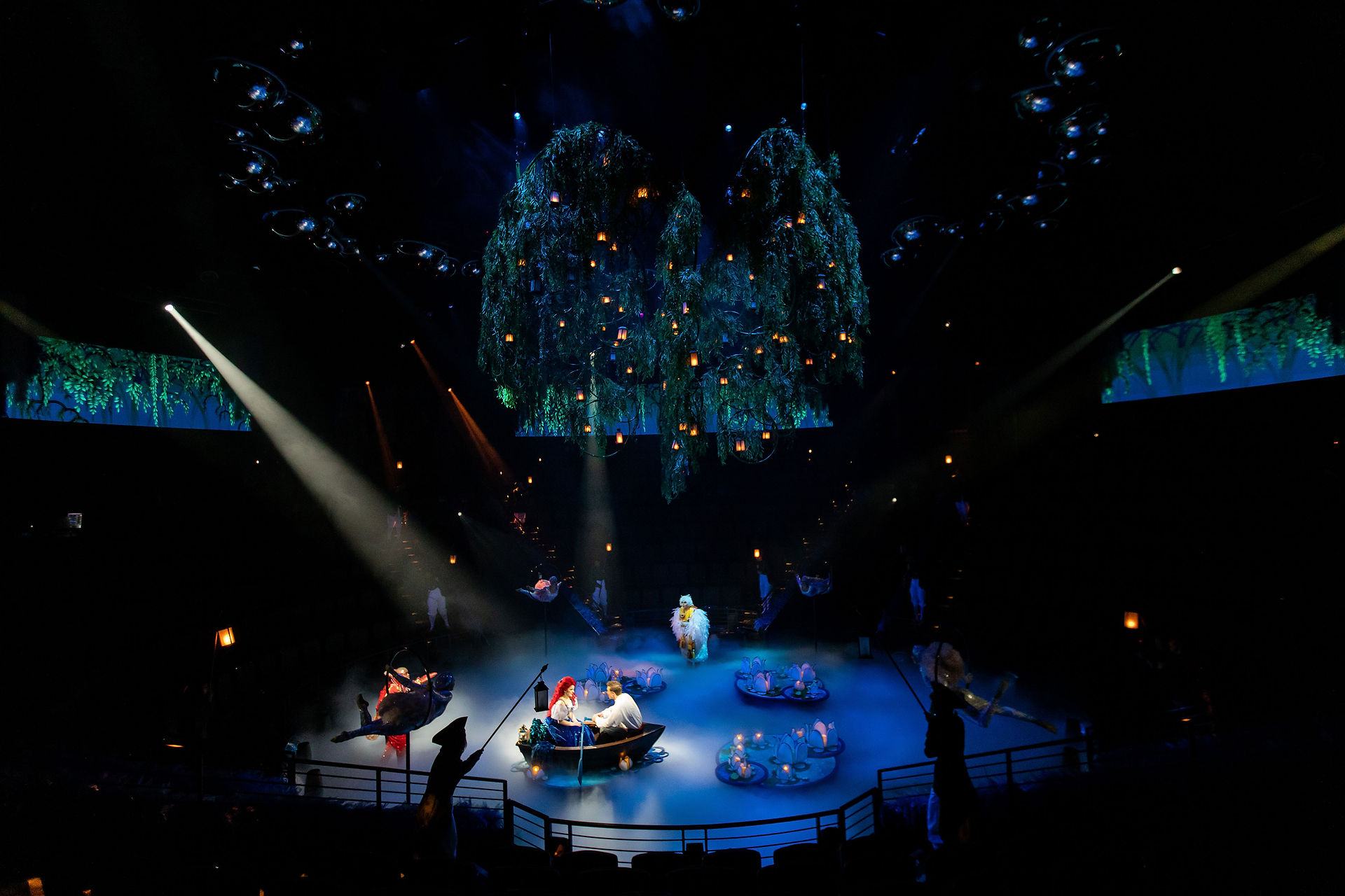 Hale Centre Theatre in Utah - United States of America, wood scene with boats and fire flies in the air