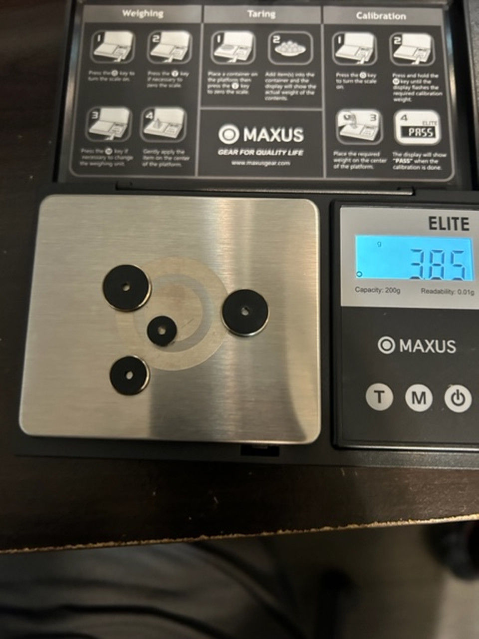 Thumbnail: Universal round brass weights