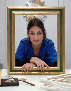 Picture framer (press picture)