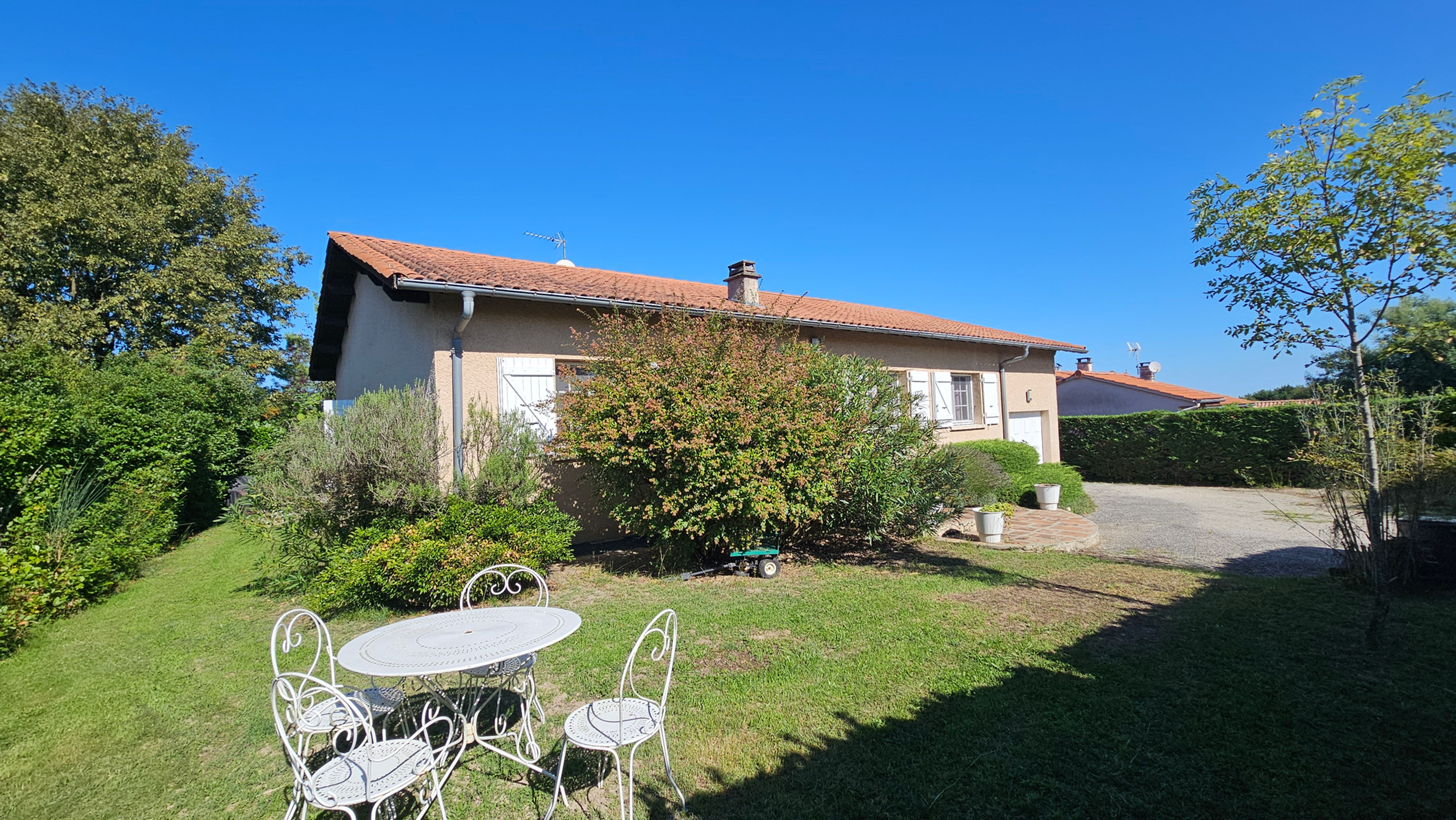 Maison 126m2 - 4 chambres - garage - piscine -LEOJAC