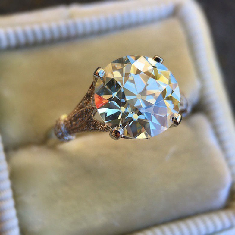 Cubic Zirconia Engagement Ring for Women (New Style)