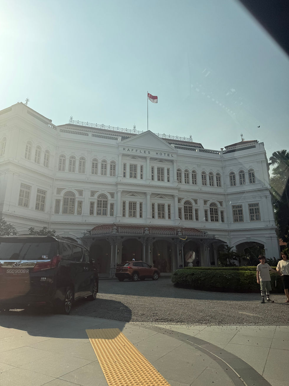 Raffles Singapore- colonial grandeur, literary history, & the Singapore Sligh became legend