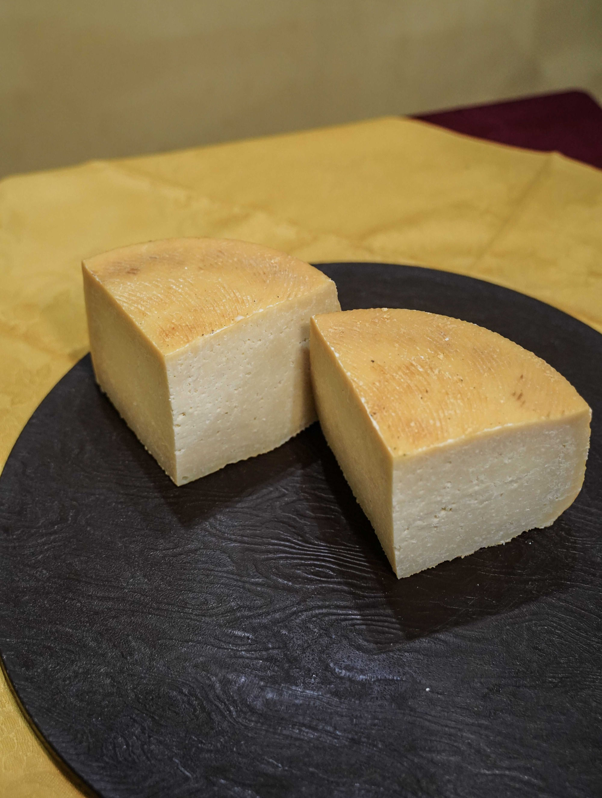 Pecorino a lunga stagionatura, bianco o al pepe nero