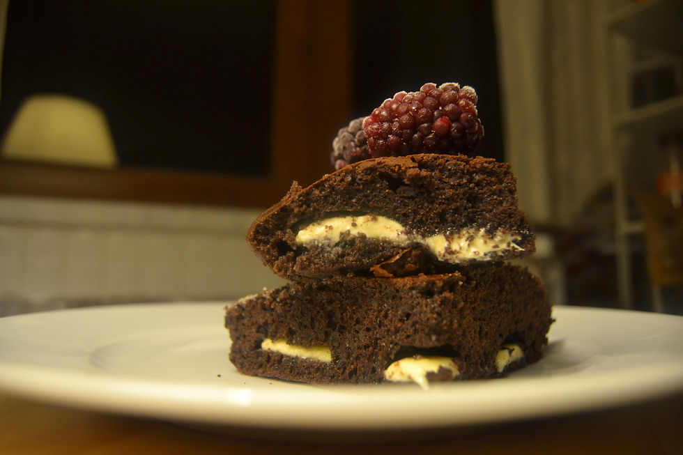 BEYAZ ÇIKOLATALI BROWNIE
