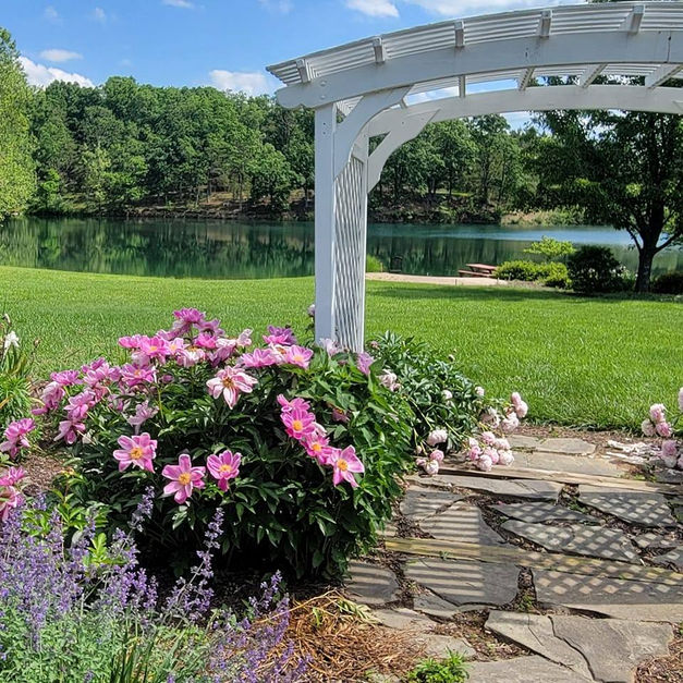 Arbor at Hogue Head Lake Wedding Venue