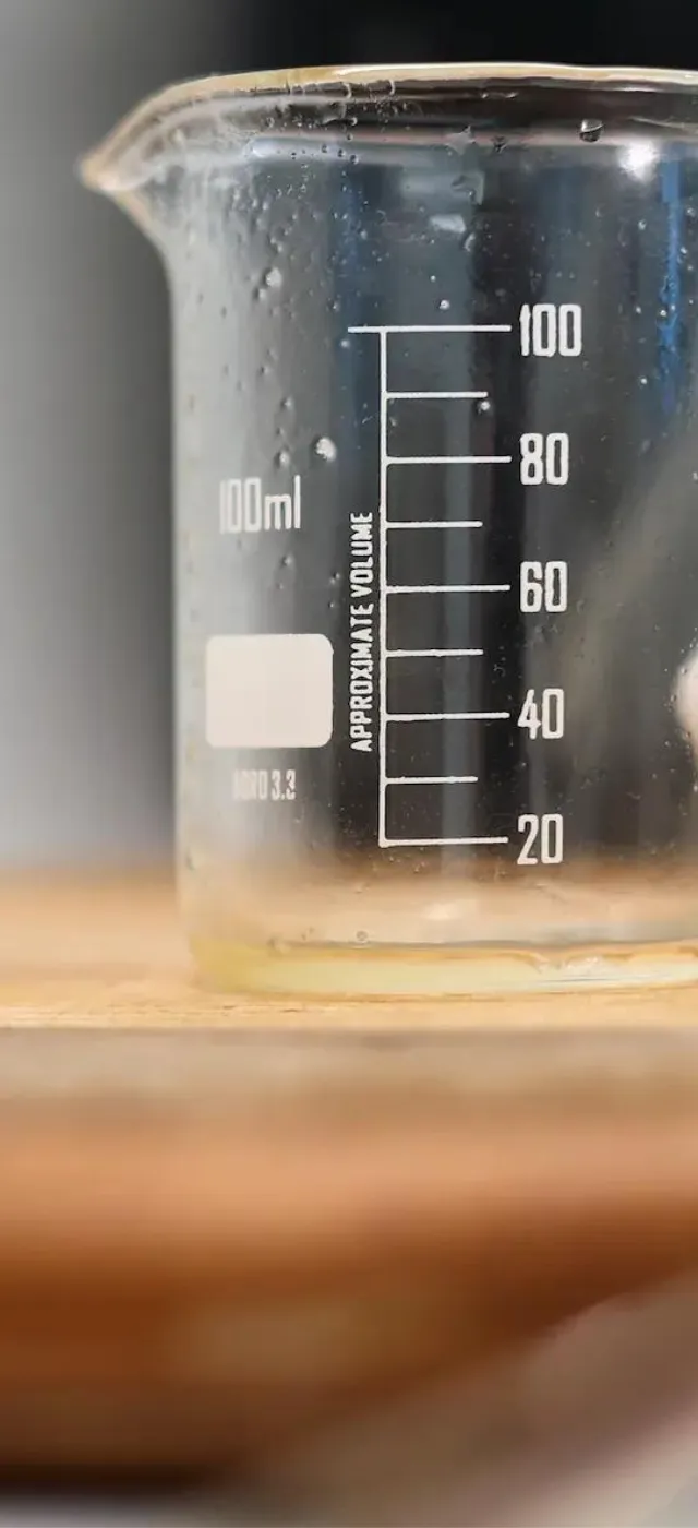 Glass beaker.webp
