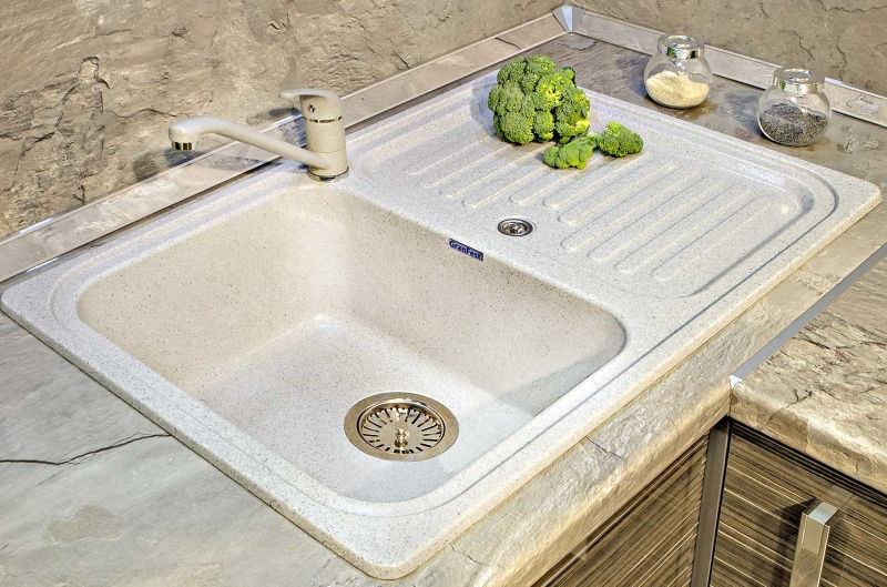 Каменной мойкой