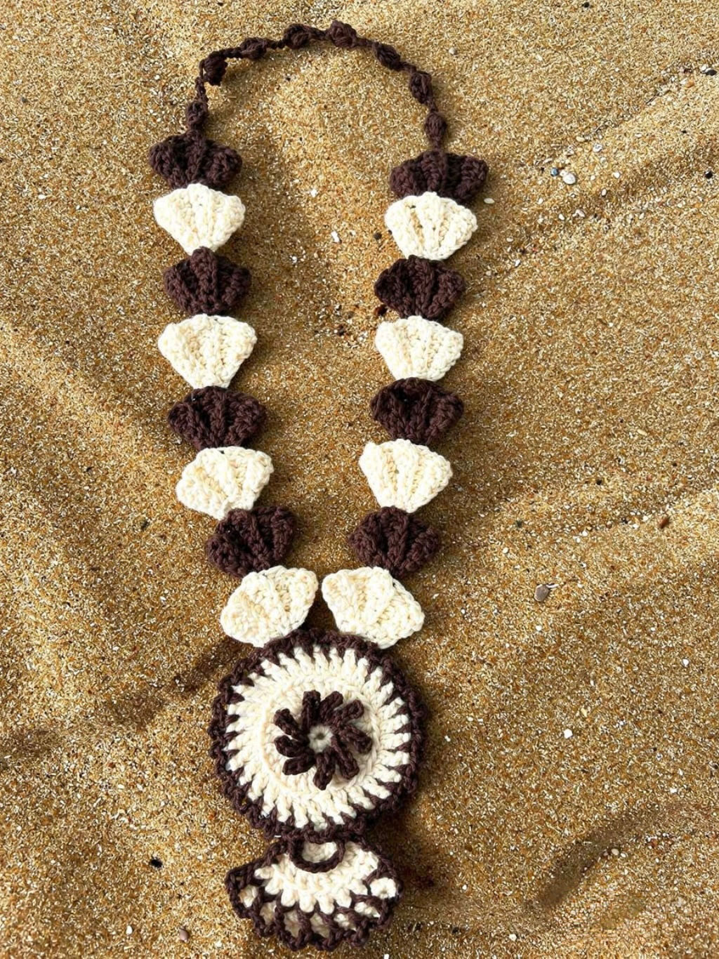 Shoreline Shell Medallion