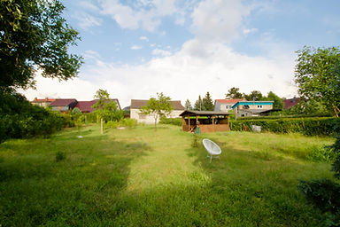 Großzügiger Garten mit Pavillon
