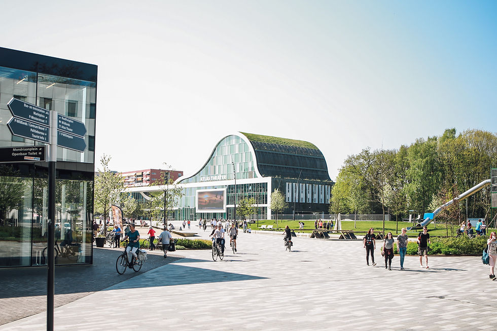 Raadhuisplein Emmen - Raadhuisplein Emmen - Richard Broekhuijzen, gelicenseerd onder CC At