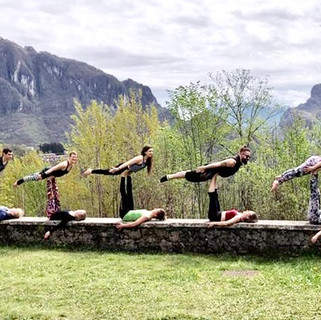 Birdies in L-Base, AcroYoga Montréal TT