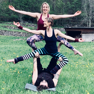 Laura, Sheilina & Max, Acro Yoga Montréa