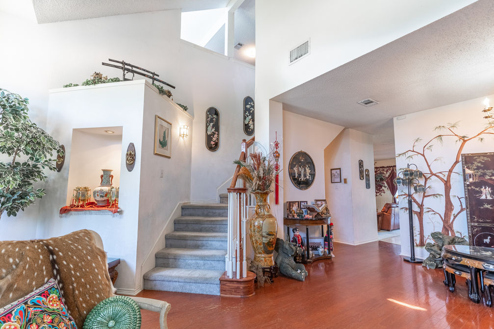 1128 Lakeway Dr-4.jpg