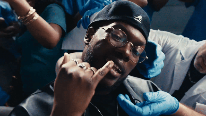 YTDown.com_YouTube_JAY-MALAKHI-GLISTENIN_Media_hsGzLCKC6wo_001_1080p-ezgif.com-video-to-gi