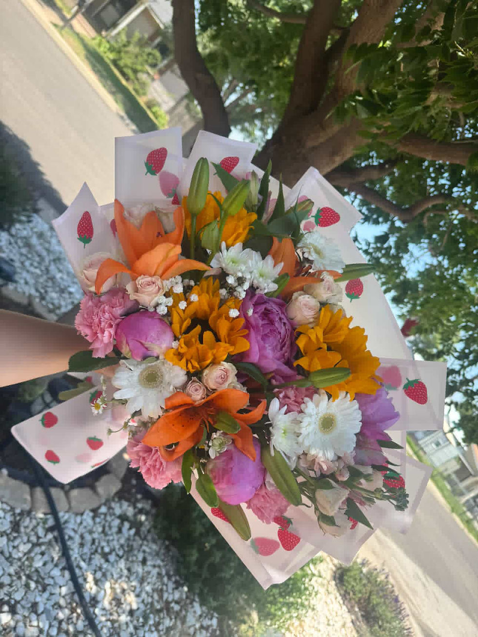 Thumbnail: Medium Mixed Bloom Bouquet