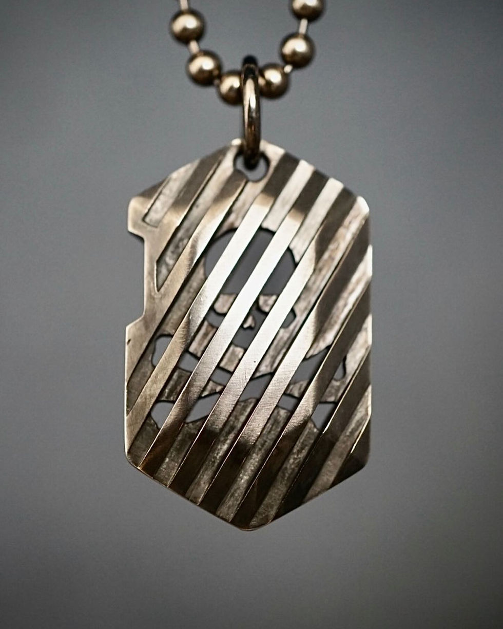 Covert Tag, darkness gunmetal