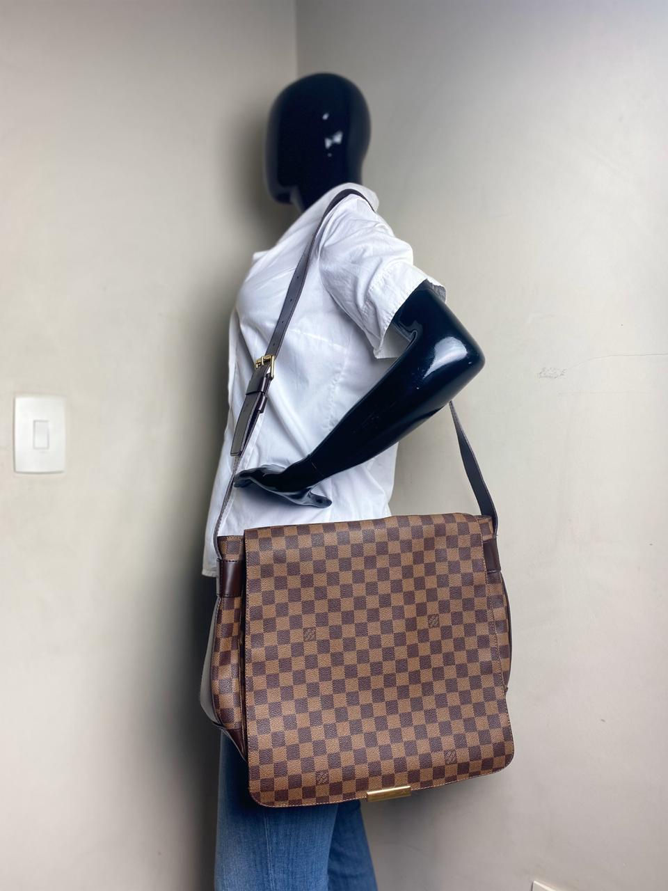 Miniatura: Bolsa Louis Vuitton Bastille Messenger