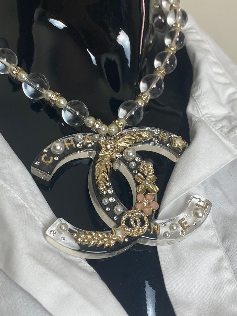 Miniatura: Colar Chanel, confeccionado em perola de resina transparente