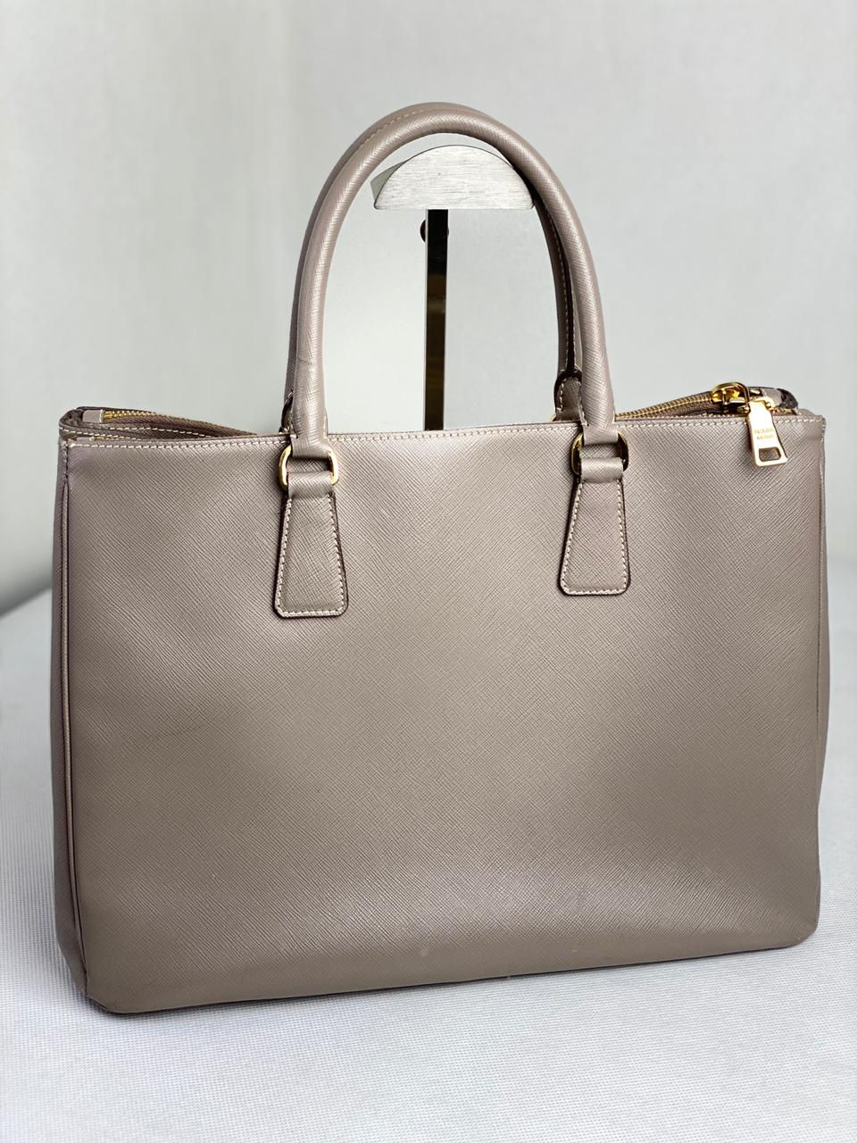 Miniatura: Bolsa Prada Galleria Medium Argila