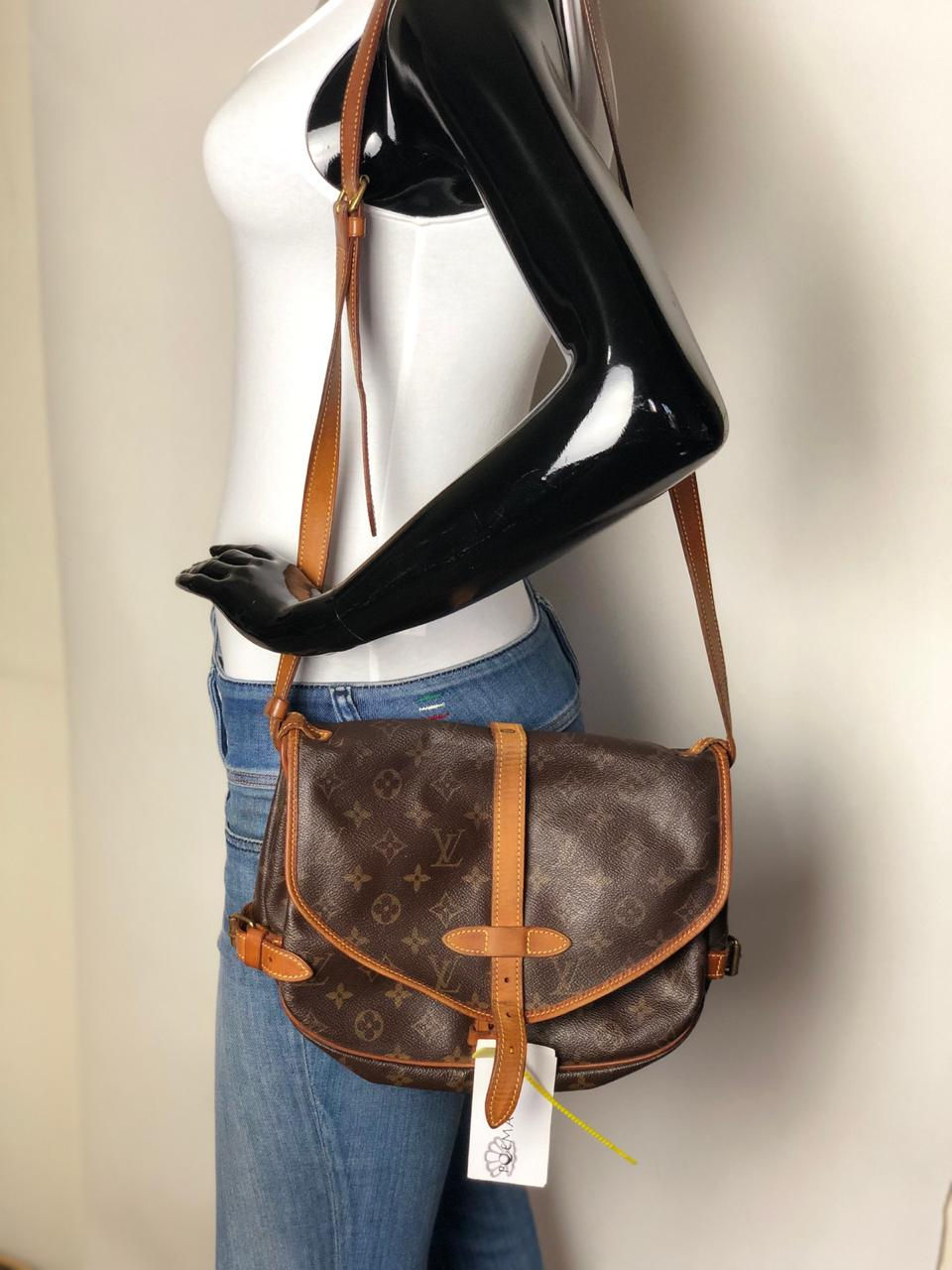 Miniatura: Bolsa Louis Vuitton Saumur Monograma