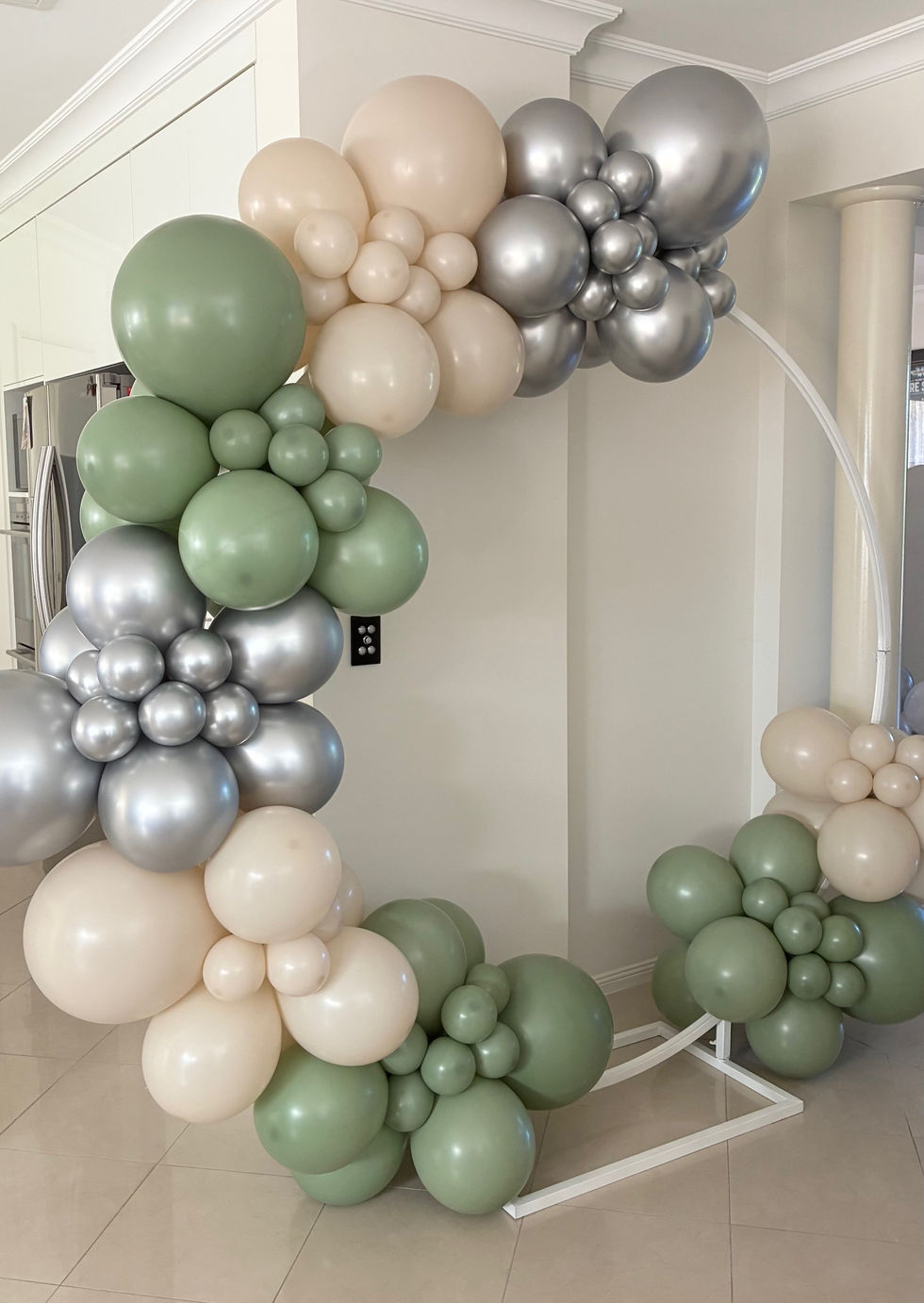 Reflex silver, white sand, Eucalyptus Green