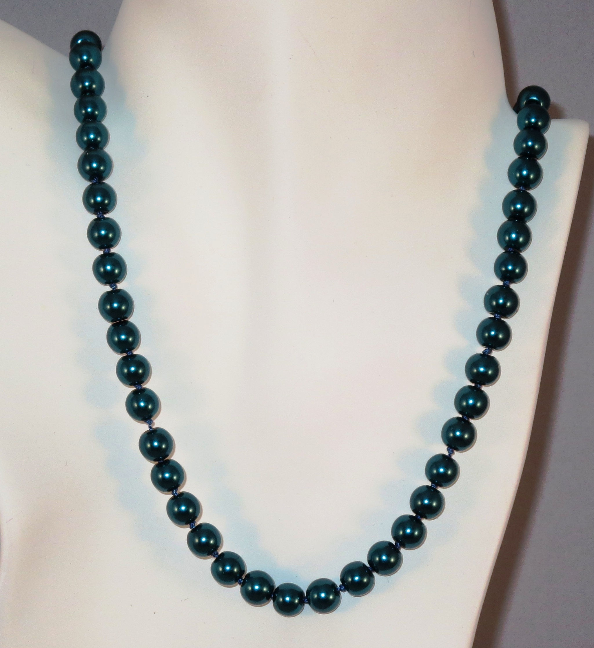 Necklace Glass Pearls Dark Blue