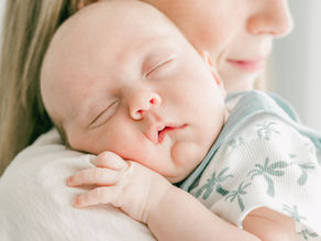 Newborn self soothing | The Peaceful Sleeper