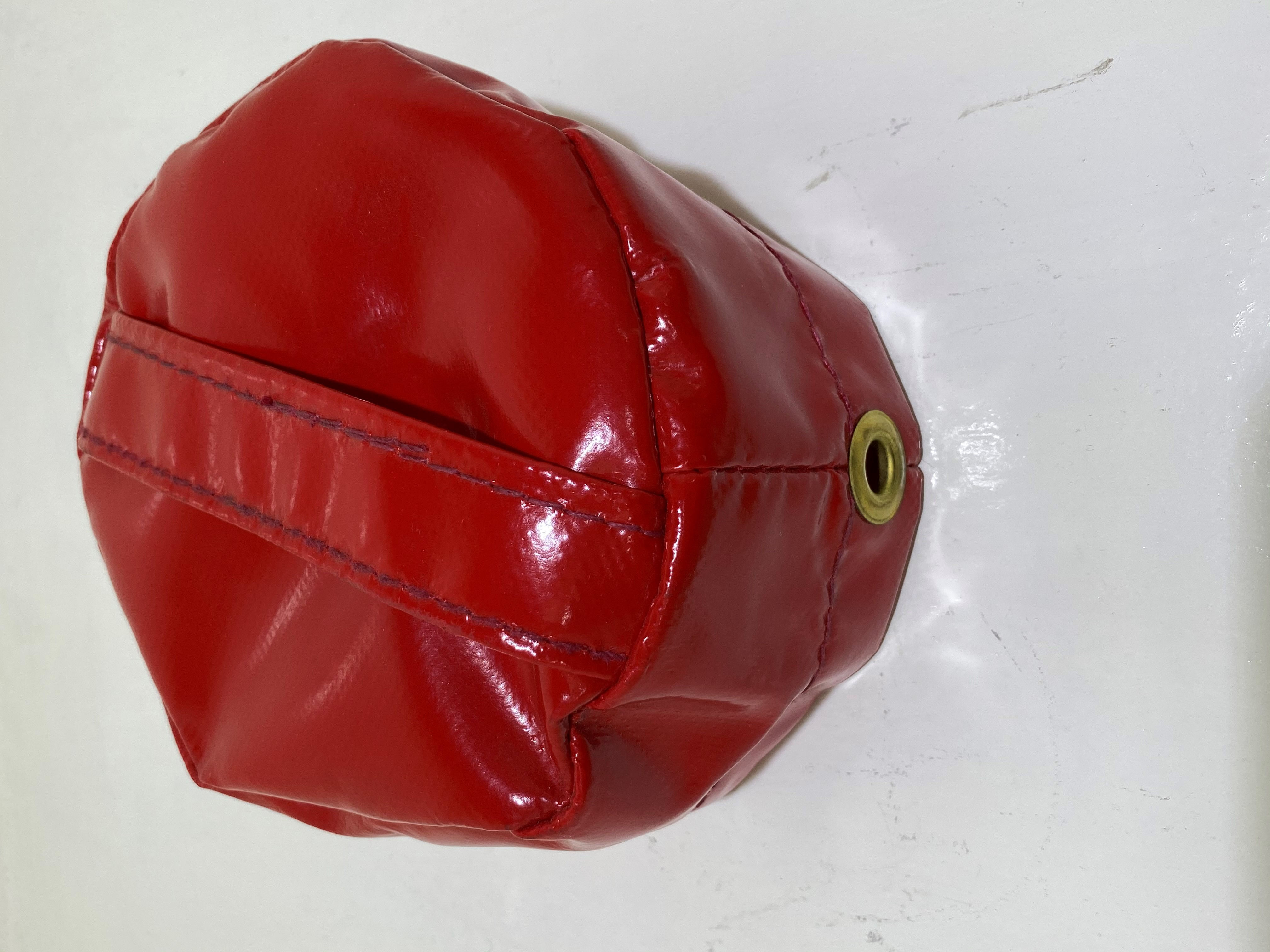 DCS-005 - Avgas truckfill nozzle cover