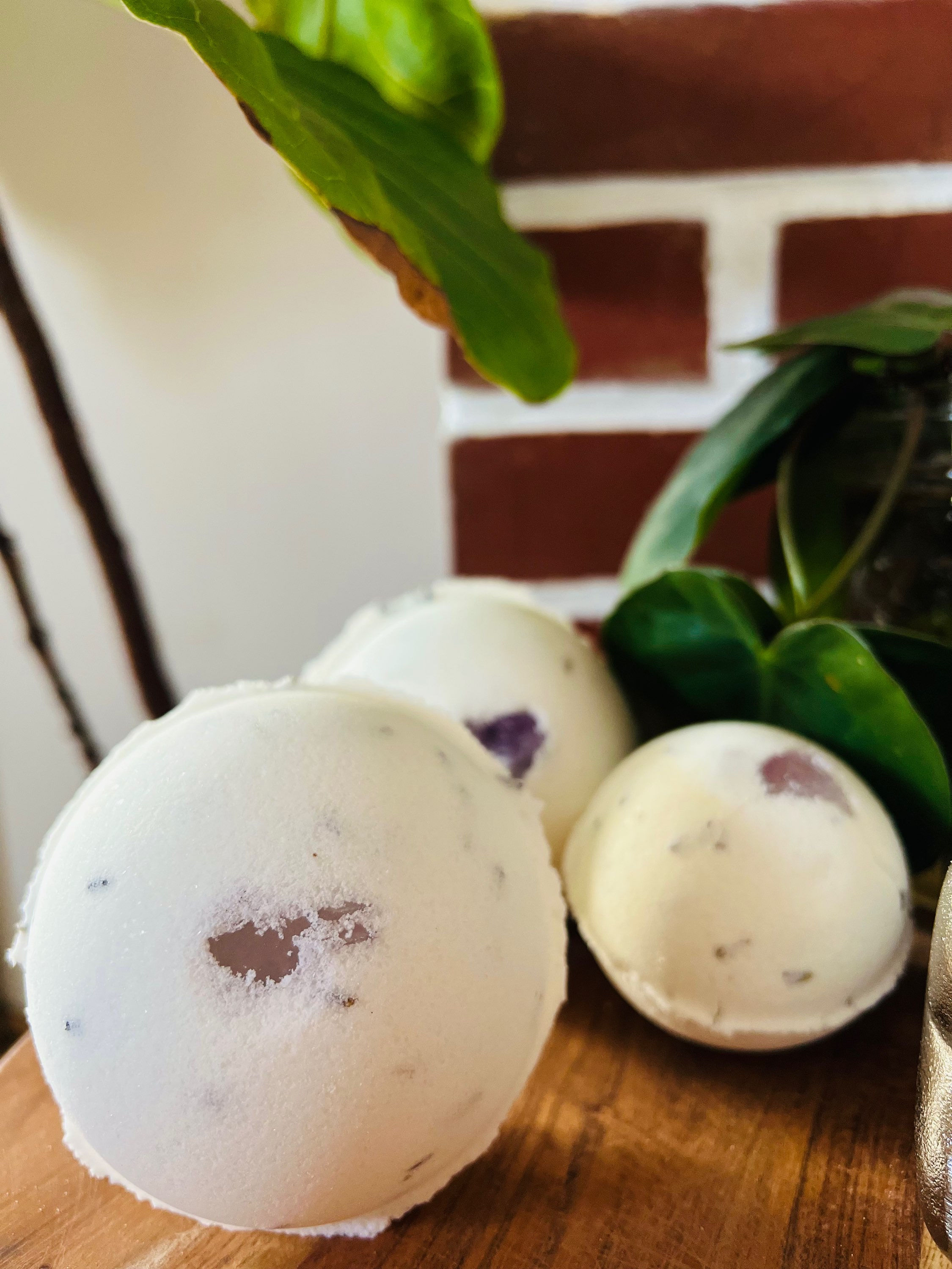 Deep Release Bath Bomb with Amethyst