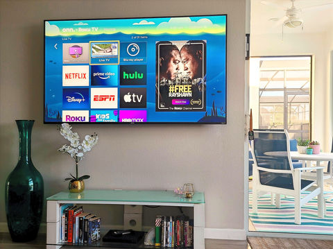 Orlando vacation rental home near Disney with Roku TV, Netflix, Hulu, Apple TV, ESPN streaming apps.