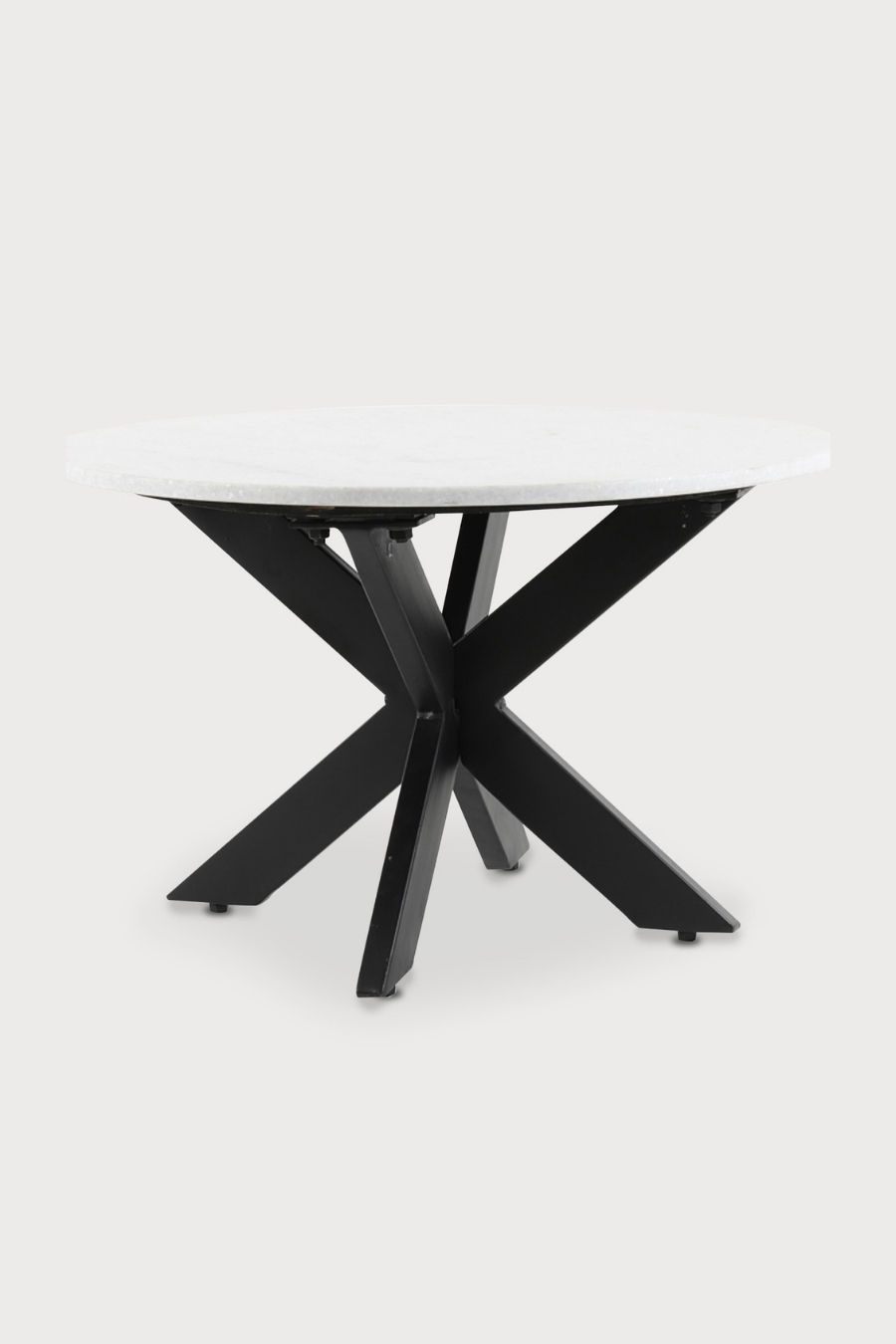 Runder Couchtisch mit weißer Tischplatte aus Marmor mit Tischbeinen in Schwarz aus Holz in Kreuzform